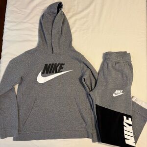 Nike Boys Sportswear Club Fleece Hoodie  Nike Sportswear Tech Fleece sweatpants